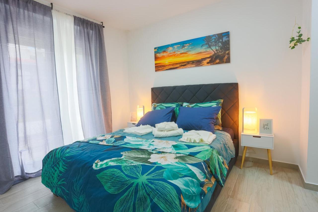 Luxury Apartments Love Kaštela エクステリア 写真